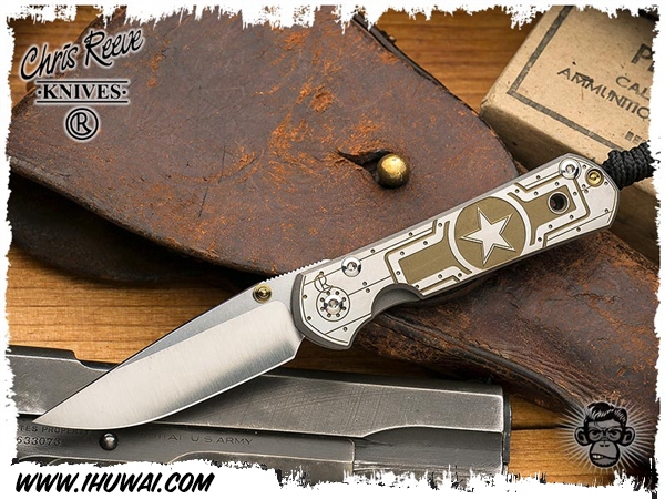 美国克里斯里夫/Chris Reeve Knives: Sebenza 21 Small Graphic - Tanked 沙本沙21小号纯钛雕花柄“GI五星复古主题”S35VN钢水滴头经典折刀