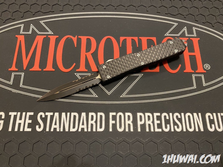 Microtech 微技术2004年老款方体 UTX-70 碳纤维柄 