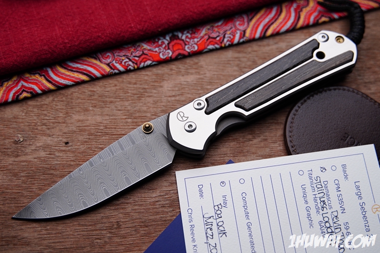 Chris Reeve 克里斯.里夫 Large Sebenza 21  Bog Oak Inlay​ 沙本沙21大号钛柄镶嵌沼泽橡木贴片大马士革水滴头经典折刀​