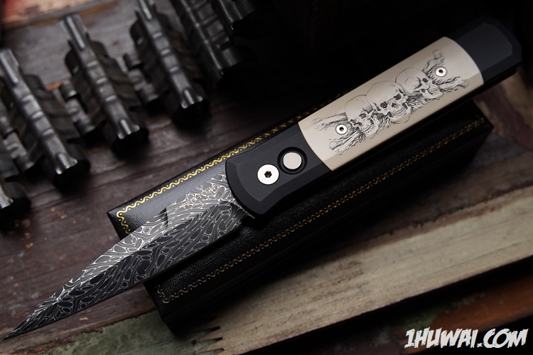 美国超技术 ProTech Custom #Godfather 定制版 “教父” 大马士革钢镜面矛头侧跳 米卡塔骷髅雕刻限量40支